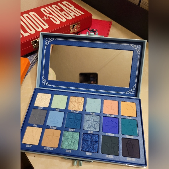 NEW Jeffree Star Blue Blood eyeshadow palette - Picture 7 of 7
